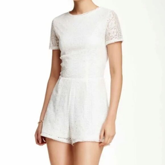 Romeo + Juliet Couture White Lace Romper Shorts Size - Picture 1 of 7